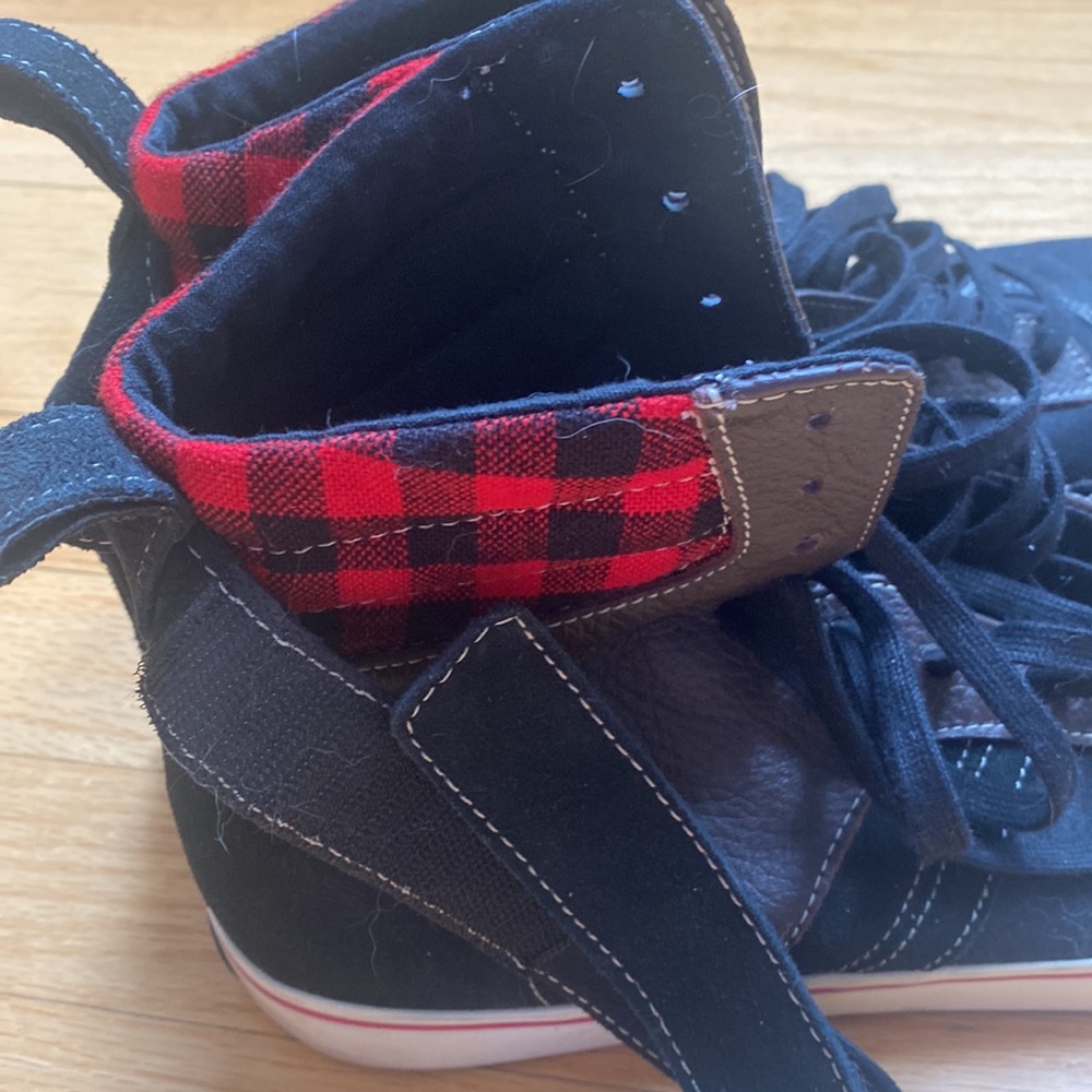 High tops - Picture 3 of 5
